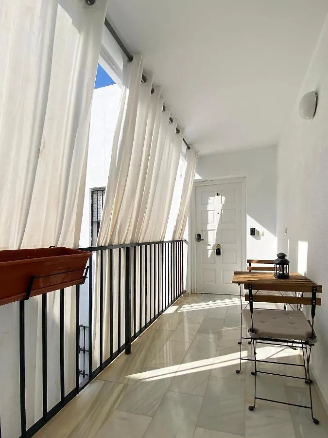 Apartment Wall Center - Aloha Sevilla