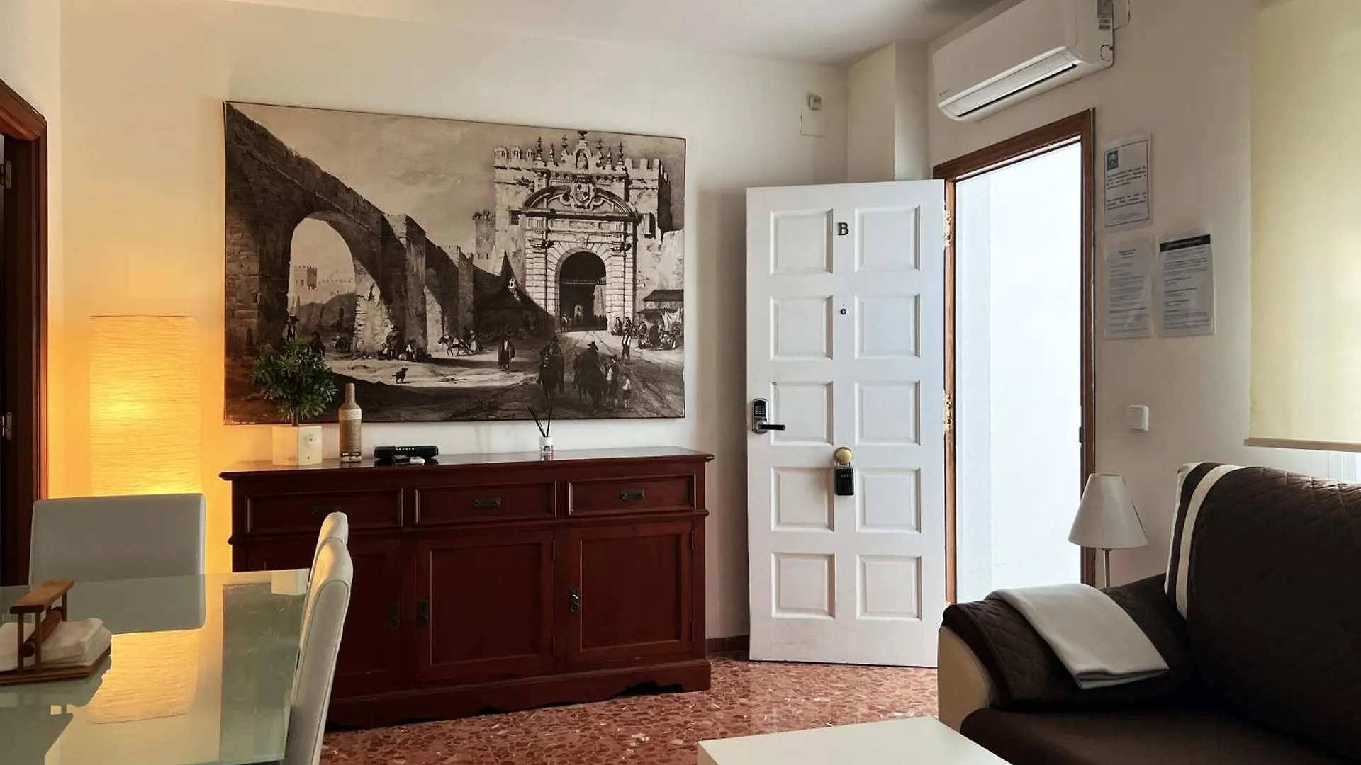 Apartment Wall Center - Aloha Sevilla Spain