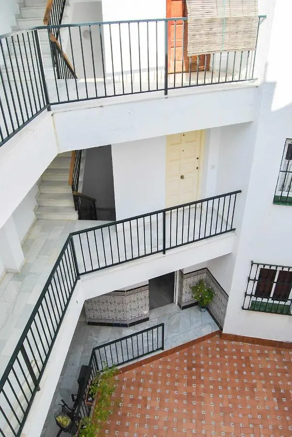 Apartment Wall Center - Aloha Sevilla
